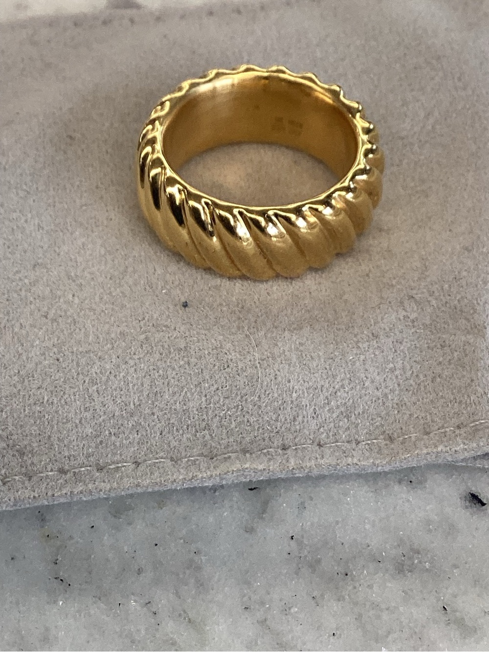 14k minor resin Gold Twisted Ridge shrimp Band Ring - Women Jewelry
